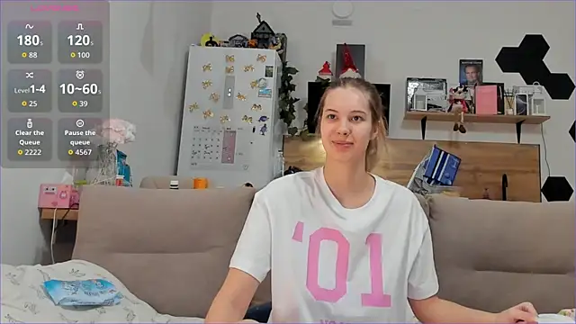 Girl alone home online show from 01-08-26, 03:42