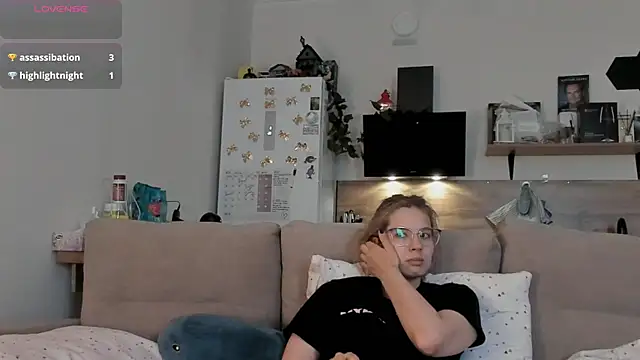 Girl alone home online show from 06-05-26, 04:08