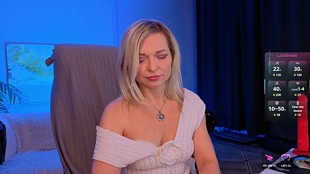 Gloria Lovely online show from 07-16-26, 11:38