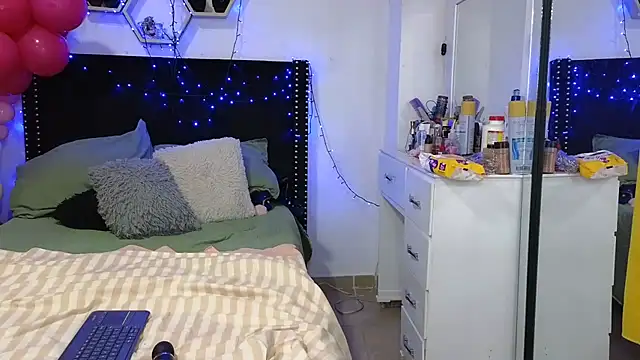 charlotte 077 online show from 02-20-26, 03:03