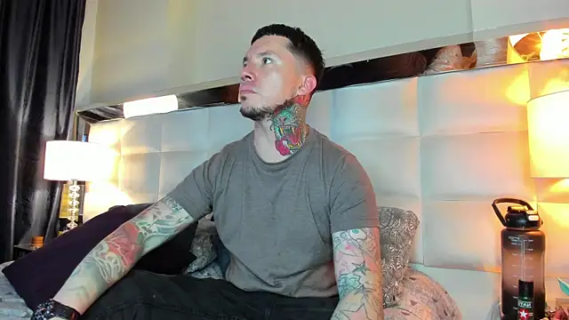 Snapshot of Adam_tatto chatting on 10-16-25, 05:08 Adam tatto online show from 10-16-25, 05:08