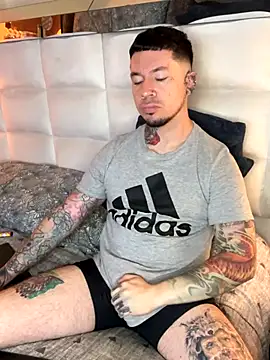 Snapshot of Adam_tatto chatting on 11-20-25, 12:38 Adam tatto online show from 11-20-25, 12:38