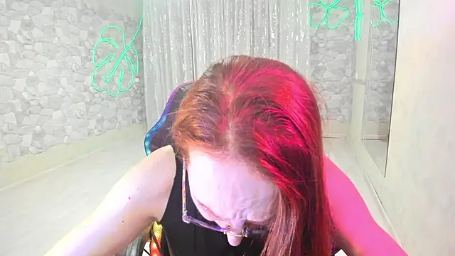 JessicaFamee online show from 10-18-25, 11:38