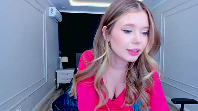 Snapshot of FollowLovee chatting on 01-25-25, 05:40 FollowLovee online show from 01-25-25, 05:40