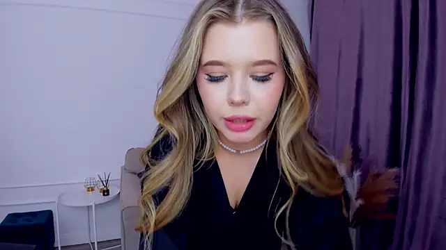 Snapshot of FollowLovee chatting on 02-22-25, 01:44 FollowLovee online show from 02-22-25, 01:44