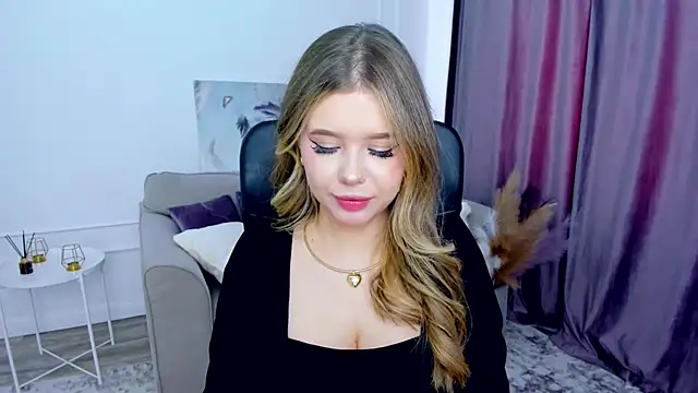 Snapshot of FollowLovee chatting on 03-01-25, 11:50 FollowLovee online show from 03-01-25, 11:50