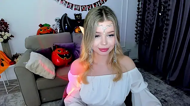 Snapshot of FollowLovee chatting on 10-31-25, 05:47 FollowLovee online show from 10-31-25, 05:47