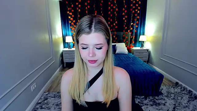 Snapshot of FollowLovee chatting on 11-12-25, 06:41 FollowLovee online show from 11-12-25, 06:41