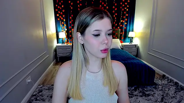 Snapshot of FollowLovee chatting on 11-16-25, 07:52 FollowLovee online show from 11-16-25, 07:52