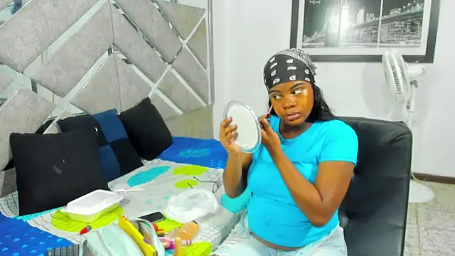 EvaxEmma online show from 04-28-26, 01:38