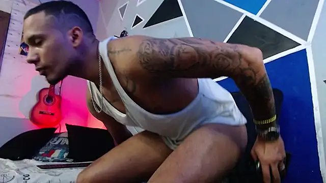 MagnusFrost online show from 09-17-25, 07:54