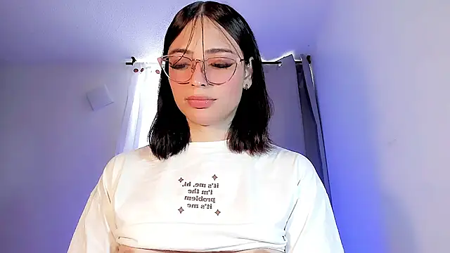 Snapshot of Valentina_Alba chatting on 03-21-25, 09:56 Valentina Alba online show from 03-21-25, 09:56