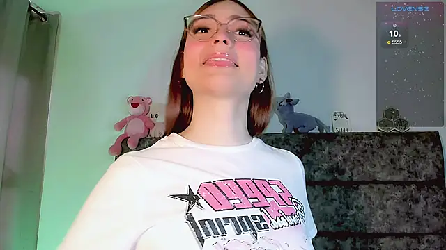 Snapshot of Valentina_Alba chatting on 05-21-26, 06:37 Valentina Alba online show from 05-21-26, 06:37
