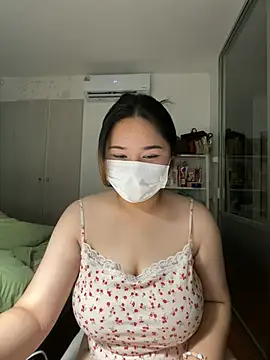 Snapshot of iamMalixxx chatting on 12-14-24, 01:16 iamMalixxx online show from 12-14-24, 01:16