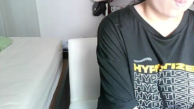 Snapshot of iamMalixxx chatting on 02-05-26, 10:53 iamMalixxx online show from 02-05-26, 10:53