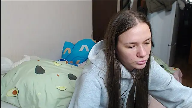 leila bambi  online show from 01-15-25, 08:05