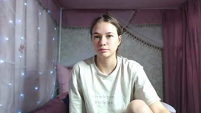 leila bambi  online show from 11-26-25, 03:46