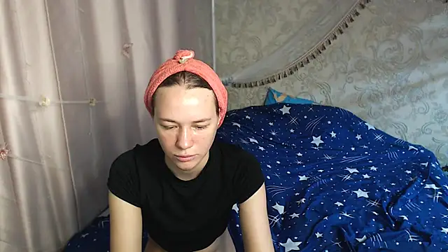leila bambi  online show from 07-26-26, 04:03