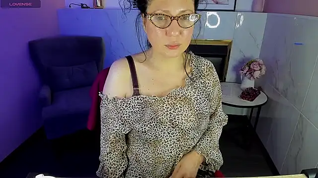 Snapshot of Anita_Muse chatting on 12-23-24, 01:18 Anita Muse online show from 12-23-24, 01:18