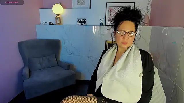 Snapshot of Anita_Muse chatting on 12-23-24, 04:22 Anita Muse online show from 12-23-24, 04:22