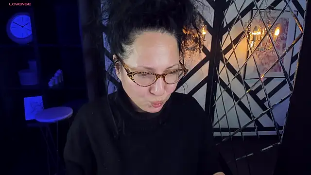 Snapshot of Anita_Muse chatting on 12-30-24, 01:15 Anita Muse online show from 12-30-24, 01:15