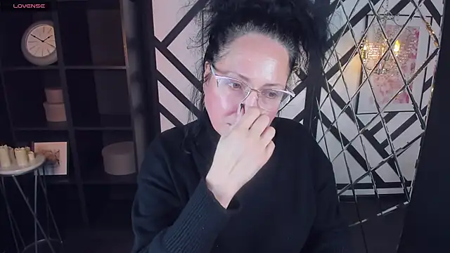 Snapshot of Anita_Muse chatting on 01-17-25, 03:01 Anita Muse online show from 01-17-25, 03:01