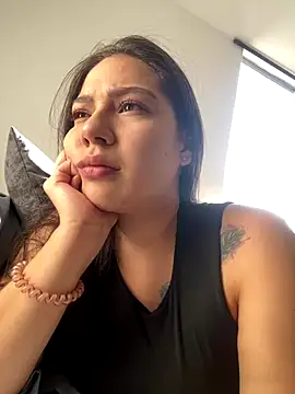 Latina vanessa online show from 11-05-25, 09:15