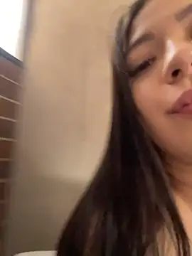 Latina vanessa online show from 05-27-26, 08:17