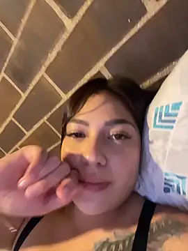 Latina vanessa online show from 05-30-26, 03:36