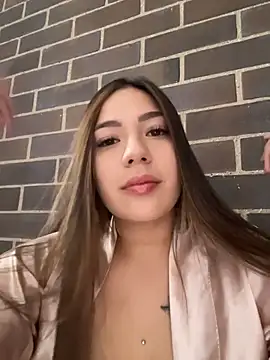 Snapshot of Latina_vanessa chatting on 06-23-26, 05:00 Latina vanessa online show from 06-23-26, 05:00
