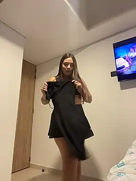 Snapshot of Latina_vanessa chatting on 07-16-26, 03:23 Latina vanessa online show from 07-16-26, 03:23