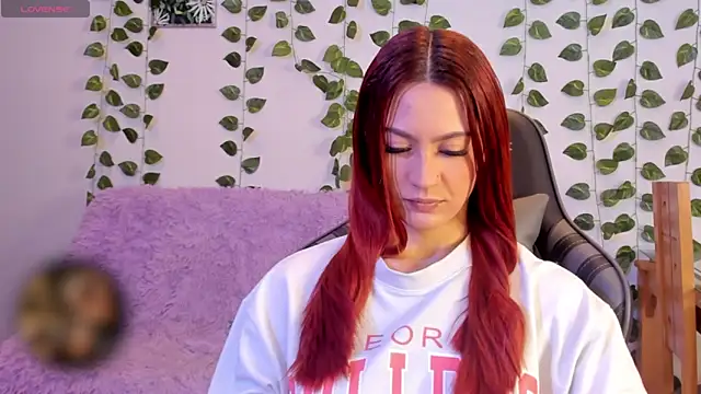 Snapshot of Amypond__ chatting on 02-10-25, 04:14 Amypond online show from 02-10-25, 04:14