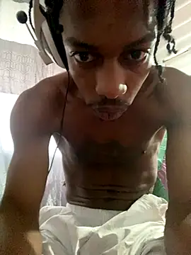 Larry-n-clouds online show from 12-16-25, 01:05