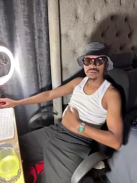 Snapshot of JaroDawg47 chatting on 04-08-26, 05:35 JaroDawg47 online show from 04-08-26, 05:35