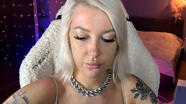 tykioty Miley online show from 11-21-25, 01:32