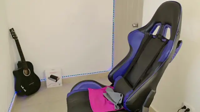 Snapshot of Juan_da01 chatting on 11-21-25, 11:47 Juan da01 online show from 11-21-25, 11:47