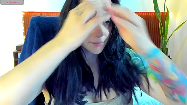 Snapshot of KatherineBond chatting on 11-05-25, 07:47 KatherineBond online show from 11-05-25, 07:47