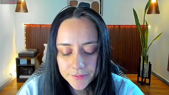 Snapshot of KatherineBond chatting on 11-10-25, 08:30 KatherineBond online show from 11-10-25, 08:30