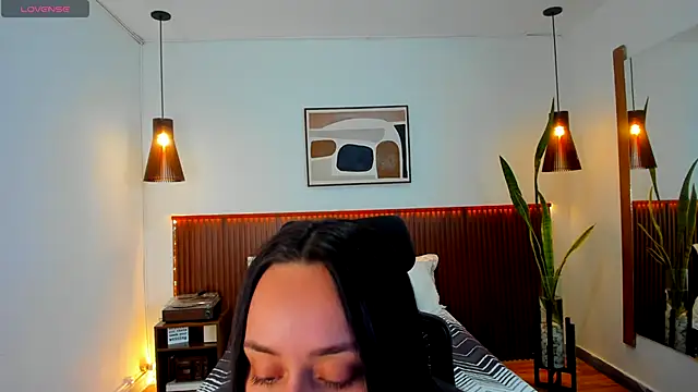 Snapshot of KatherineBond chatting on 11-15-25, 06:15 KatherineBond online show from 11-15-25, 06:15