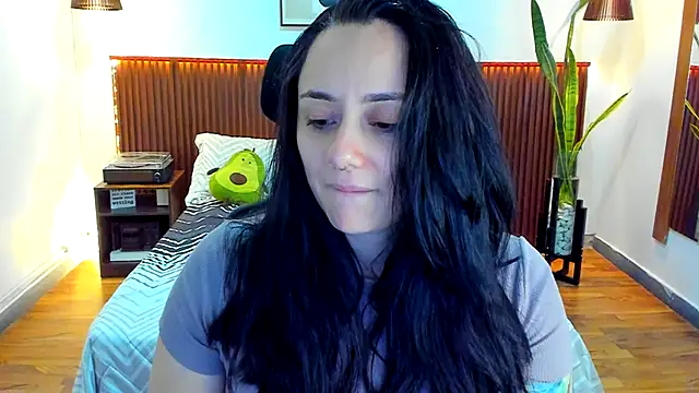 Snapshot of KatherineBond chatting on 11-22-25, 08:41 KatherineBond online show from 11-22-25, 08:41