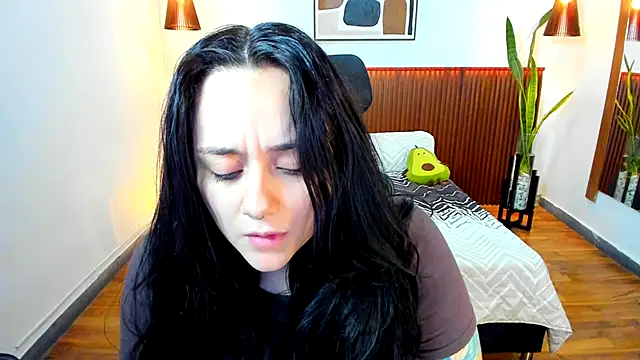 Snapshot of KatherineBond chatting on 11-26-25, 06:31 KatherineBond online show from 11-26-25, 06:31