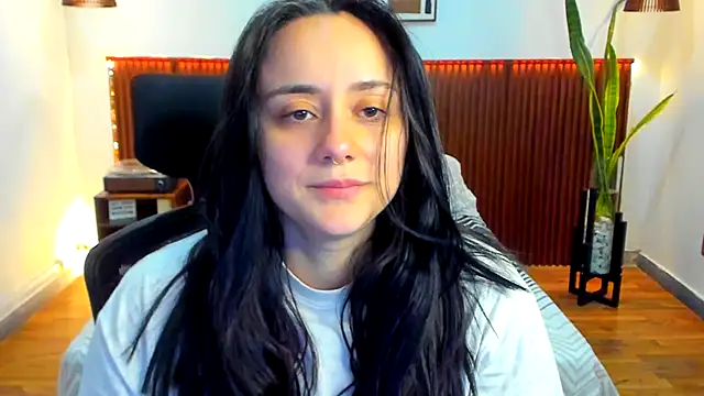 Snapshot of KatherineBond chatting on 12-03-25, 07:45 KatherineBond online show from 12-03-25, 07:45