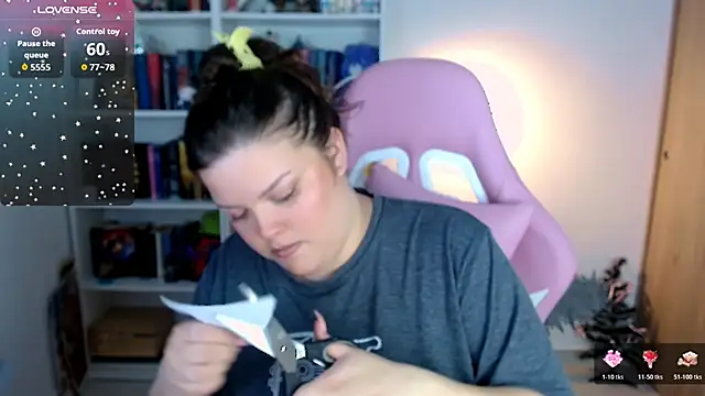 Snapshot of Gabiwaifu chatting on 12-21-25, 07:10 Gabiwaifu online show from 12-21-25, 07:10