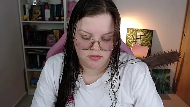 Snapshot of Gabiwaifu chatting on 07-19-26, 05:00 Gabiwaifu online show from 07-19-26, 05:00