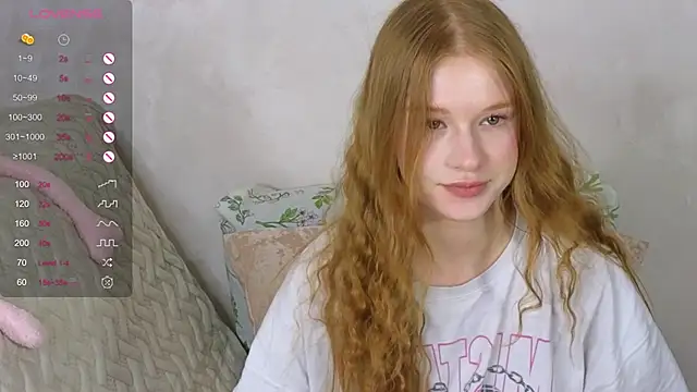 Snapshot of TrissMerigold9 chatting on 02-11-25, 11:22 TrissMerigold9 online show from 02-11-25, 11:22