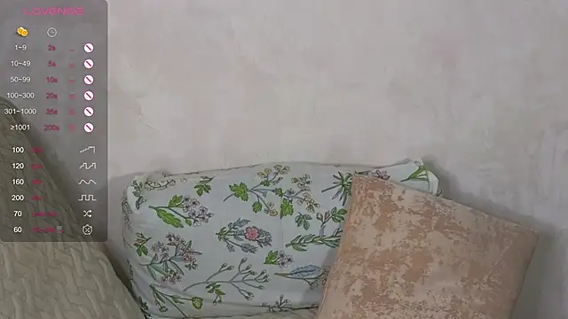 Snapshot of TrissMerigold9 chatting on 03-04-25, 11:22 TrissMerigold9 online show from 03-04-25, 11:22