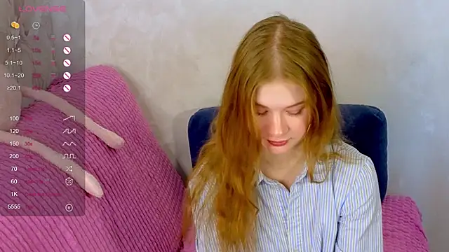 Snapshot of TrissMerigold9 chatting on 09-17-25, 08:27 TrissMerigold9 online show from 09-17-25, 08:27