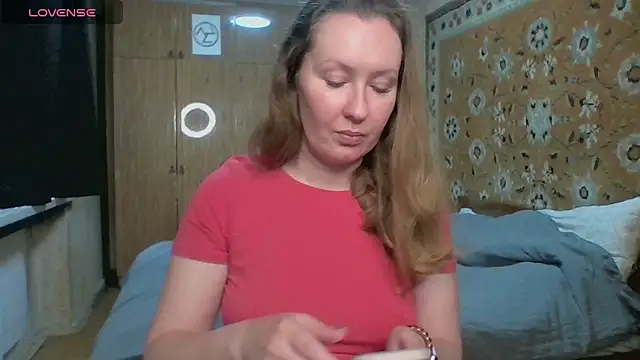 AnnaXLovers online show from 05-18-26, 10:10