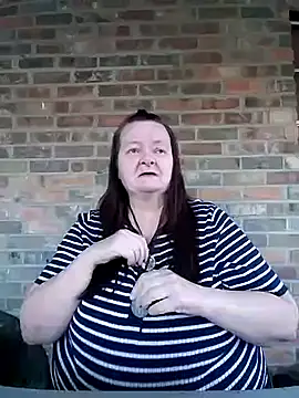 Snapshot of Bayou_Woman68 chatting on 10-29-25, 10:33 Bayou Woman68 online show from 10-29-25, 10:33