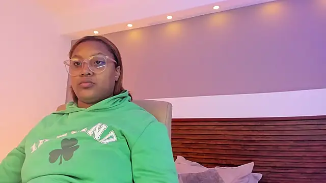 Adelehottman online show from 03-25-26, 12:11